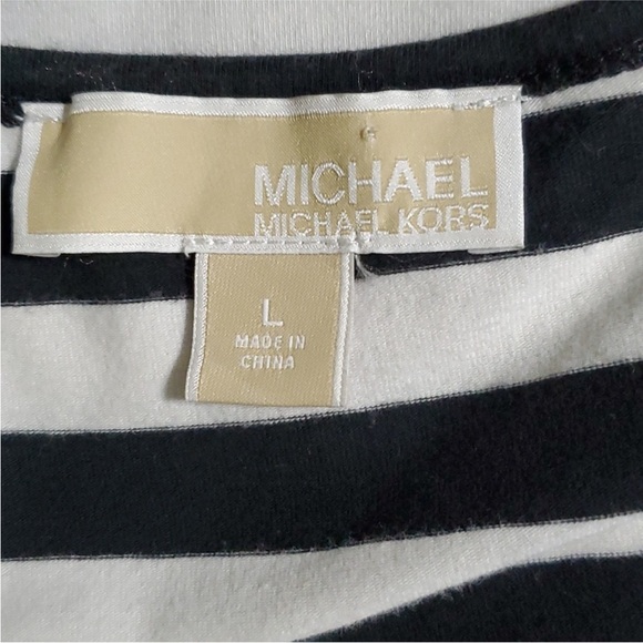 Michael Kors zip top - Picture 3 of 4